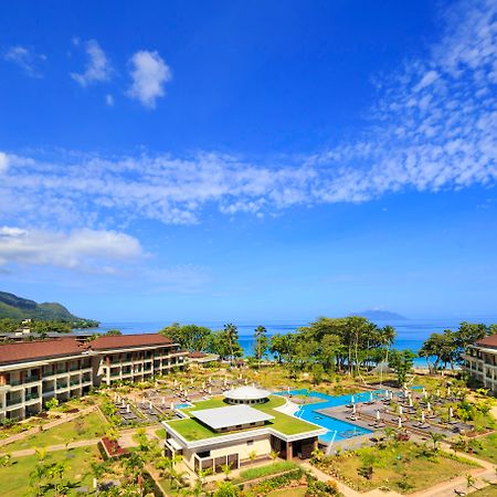 Savoy Seychelles Resort & Spa Бо-Валлон Экстерьер фото The resort's main pool