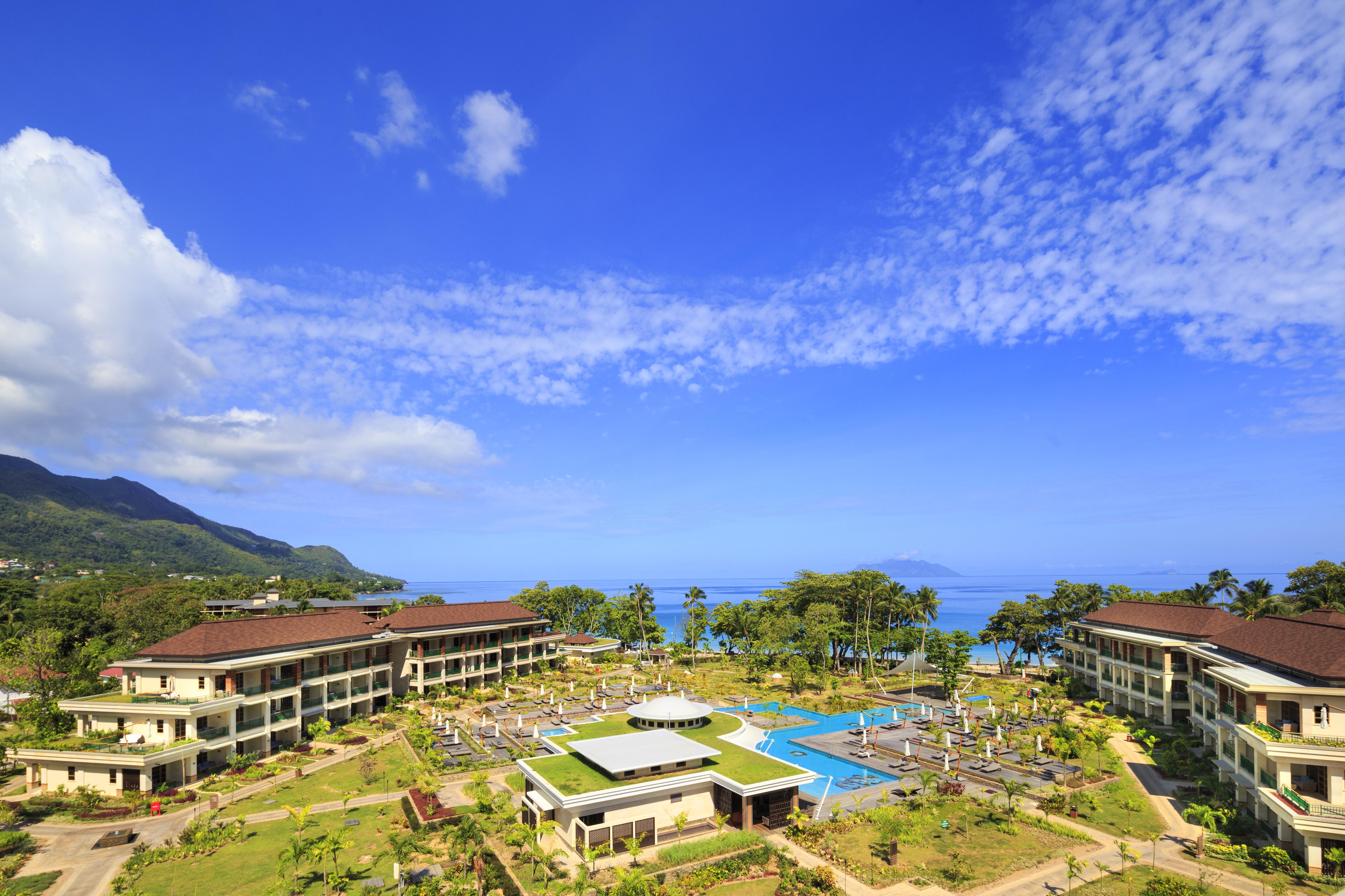 Savoy Seychelles Resort & Spa Бо-Валлон Экстерьер фото The resort's main pool