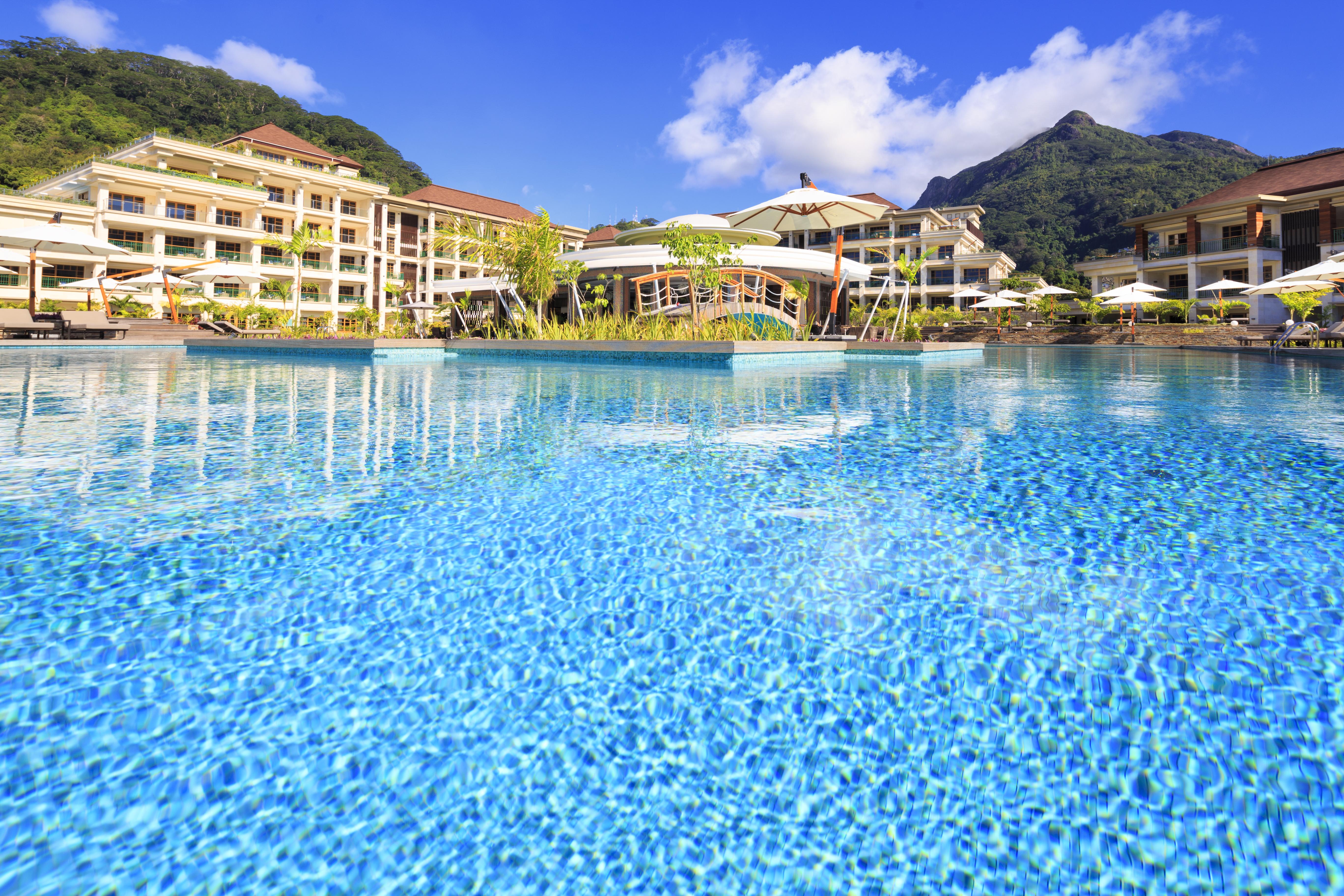 Savoy Seychelles Resort & Spa Бо-Валлон Экстерьер фото The pool at the InterContinental Resort Fiji