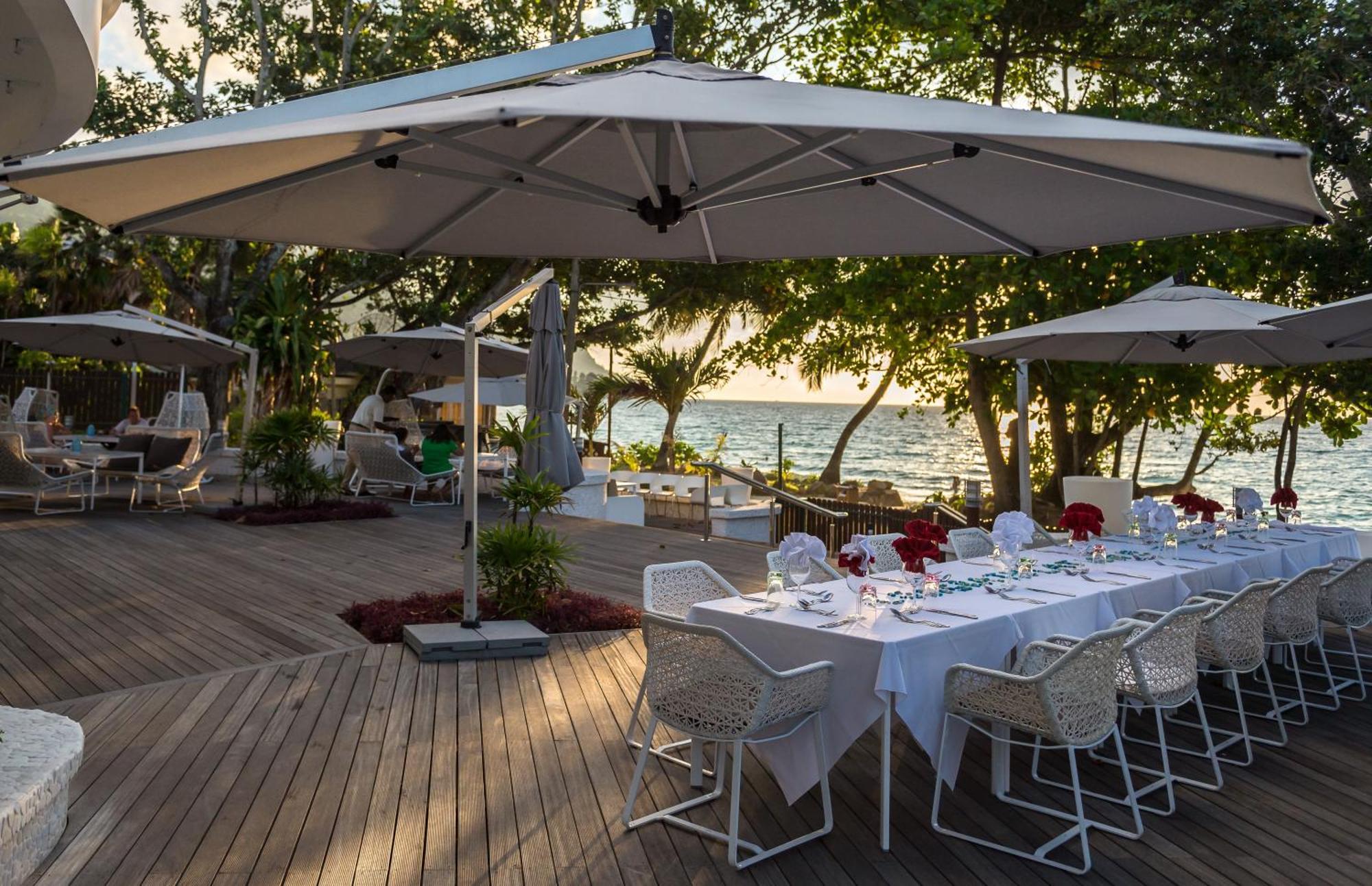 Savoy Seychelles Resort & Spa Бо-Валлон Экстерьер фото The Deck at the InterContinental Sanctuary Cove Resort