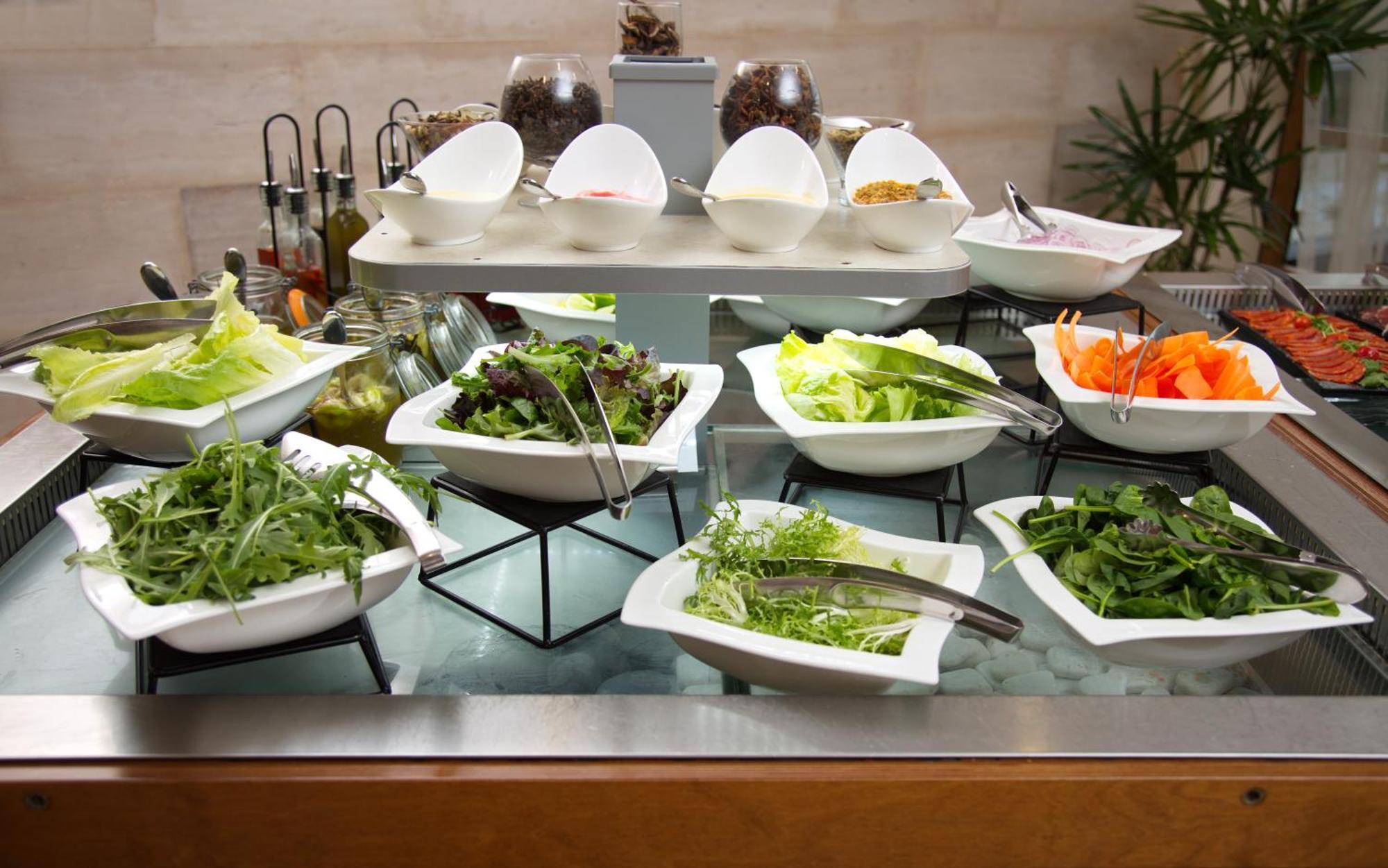 Savoy Seychelles Resort & Spa Бо-Валлон Экстерьер фото A salad bar