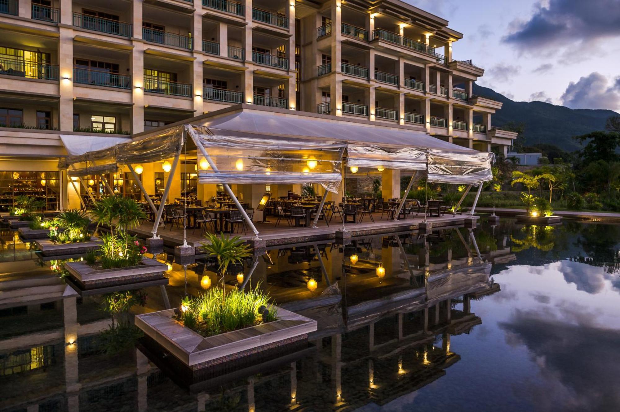Savoy Seychelles Resort & Spa Бо-Валлон Экстерьер фото The Village